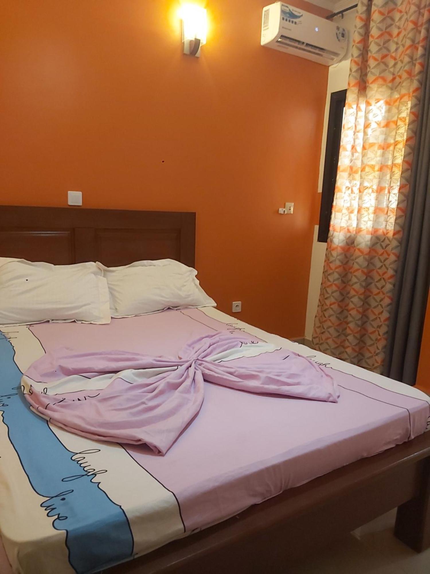 Hotel Appart B4U - Etoudi Yaoundé Eksteriør billede