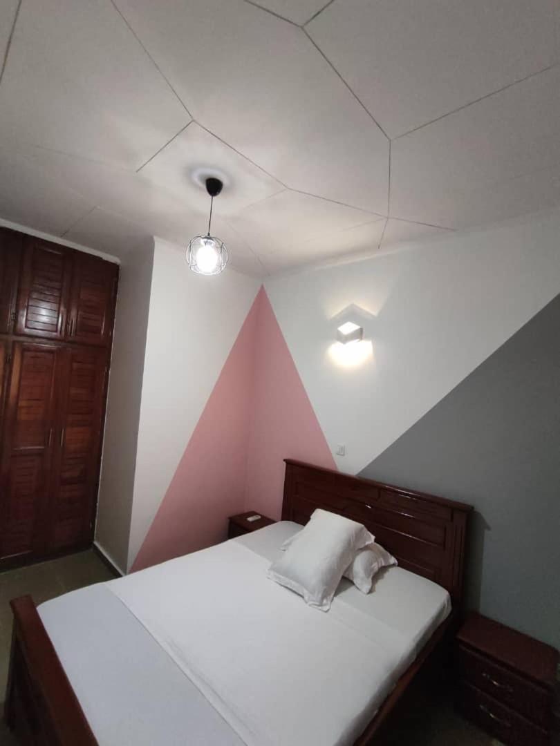 Hotel Appart B4U - Etoudi Yaoundé Eksteriør billede